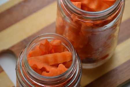 Маринованная морковь для украшения: шаг 3