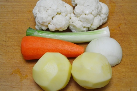 Суп овощной с фаршированными фрикадельками: шаг 1