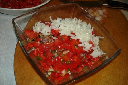 Рисовый салат с морепродуктами и печеным перцем " венецианский маскарад": шаг 8