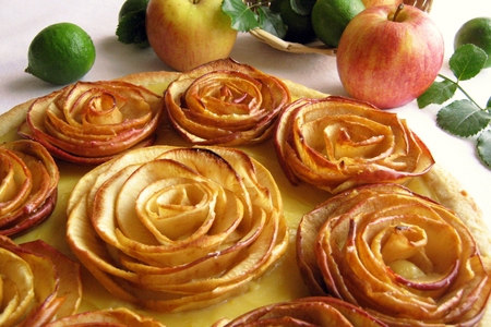Песочный пирог "яблочные розы": шаг 9