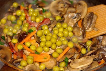 Рис с грибами и овощами: шаг 8