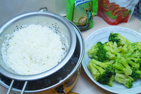 Рис с кисло сладкой подливой, шашлычками из куриных сердечек и брокколи-гриль.: шаг 3