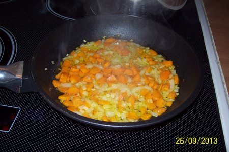 Тыква фаршированная,суп тыквенный и бонус-салат из сырой тыквы"витаминный"(дуэль): шаг 2