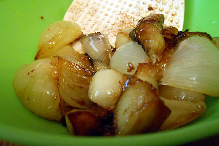 Индюшачьи сердечки с фасолью и осенними овощами (свежими и маринованными) в тажине: шаг 6