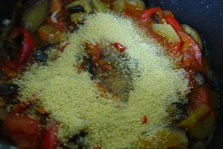 Теплый овощной салат с кускусом: шаг 10
