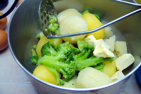 Картофельное пюре с брокколи и соусом песто. тест-драйв.: шаг 6