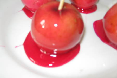 Карамельные яблочки - десерт для  хэллоуина: шаг 6