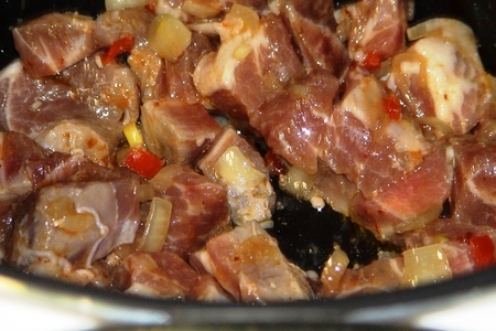 Свинина с шампиньонами и овощами в хрустящей корзинке под сладко-острым соусом ( тест-драйв): шаг 5