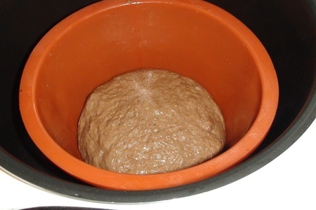 Ржаной хлеб с какао и изюмом в мультиварке: шаг 5