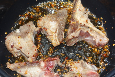 Свиное рагу с тыквой, рисом и соевым соусом киккоман: шаг 3