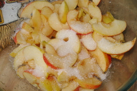 Яблочный пирог на творожном тесте: шаг 2