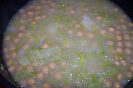 Густой луково-нутовый  суп с пармезаном.: шаг 4