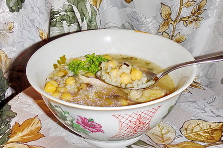 Суп из бараньего гороха с курицей / shourabit djaj mah hommous: шаг 8