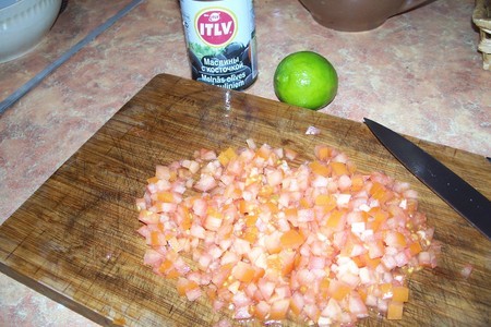 Морской окунь,запеченный с теплой томатно-оливковой сальсой: шаг 2