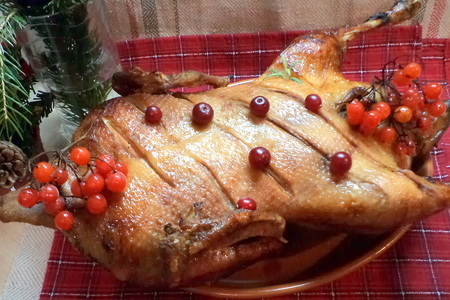 Рождественская утка с яблоками, клюквой и черносливом!: шаг 7