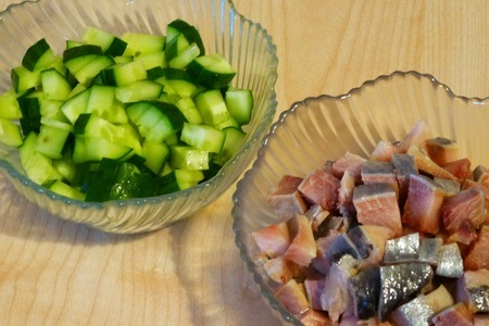 Закусочный селедочный салат: шаг 1