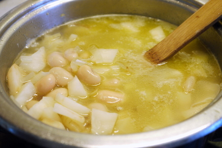 Суп-крем из фасоли с корневым сельдереем: шаг 2