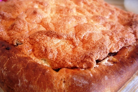 Пирог сдобный, пшенично-кукурузный, с персиковым конфитюром и грецким орехом.: шаг 5