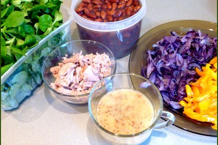 Салат весенний с фасолью,тунцом и  овощами.: шаг 5