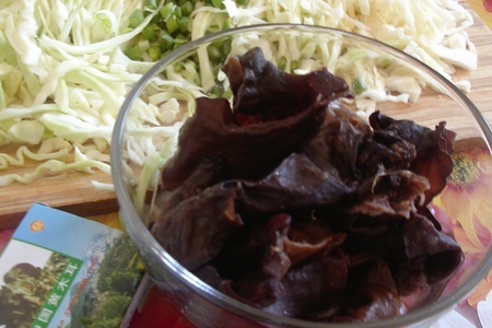 Солянка овощная из молодой капусты на китайский манер.: шаг 2