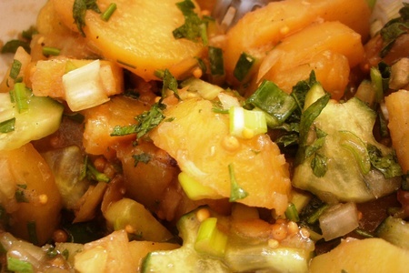 Картофельный постный салат с пикантной заправкой.: шаг 3