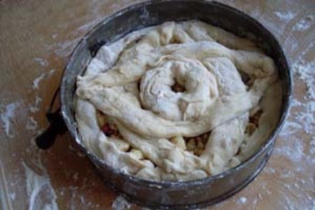 Яблочный пирог с брусникой: шаг 7