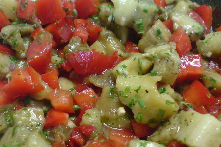 Салат из запечённого баклажана и красного перца: шаг 5