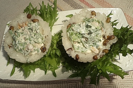 Рисовые корзиночки с фасолью "маш", с салатом и осьминожками!: шаг 4