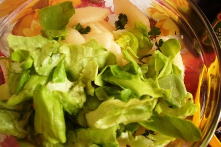 Сочный салат из груши с фундуком и сельдереем.: шаг 2