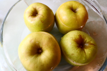 Яблочки печёные с творогом и сухофруктами.: шаг 4