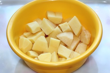 Картофель, запеченный с шалфеем и лимоном : шаг 1