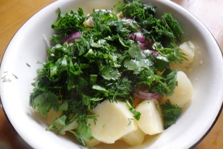 Пряный тёплый салат из молодого картофеля.: шаг 3