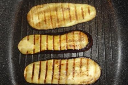 Люля- кебаб  с творожено - сырной начинкой и ”улитками” из баклажан.: шаг 7