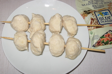 Куриные фрикадельки-гриль на бамбуковых шампурах: шаг 4