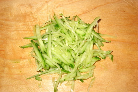 Салат "овощной" с рисовой лапшой: шаг 2