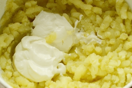Картофельные мини-кексы со сливочным сыром и икрой.: шаг 2