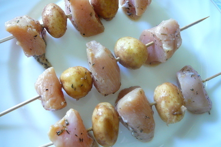 Шашлычок из маринованного молодого картофеля с мясом птицы: шаг 3
