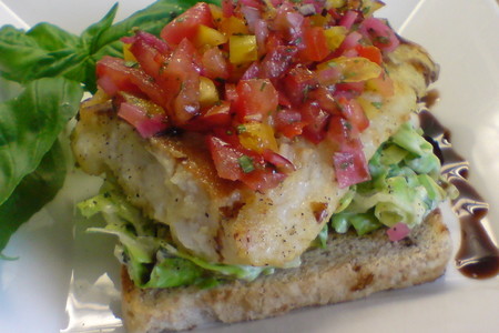 Треска жареная на тосте с салатом и сальсой//рыбный день-четверг!: шаг 8
