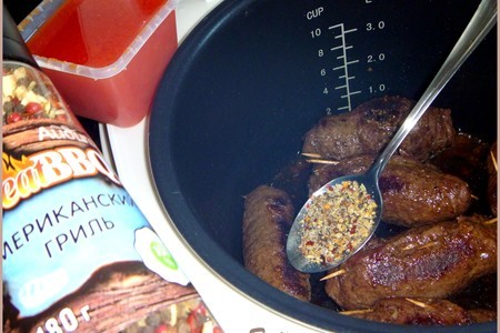 Рулетики из говядины с черносливом и миндалём под томатно-сливочным соусом: шаг 7