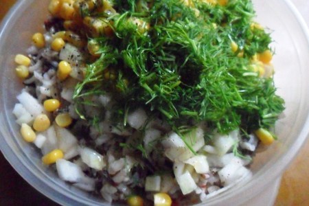 Рисовый салат с огурцами и сладкой кукурузой : шаг 4