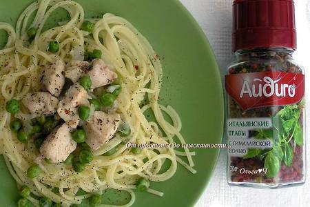 Спагетти с курицей, зеленым горошком и итальянскими травами: шаг 5