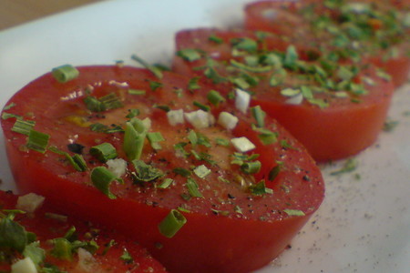 Редис /помидоры с анчоусами,как холодная закуска: шаг 1