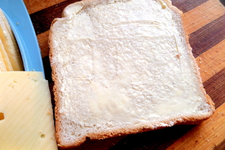 Хлебные трубочки с сыром: шаг 2
