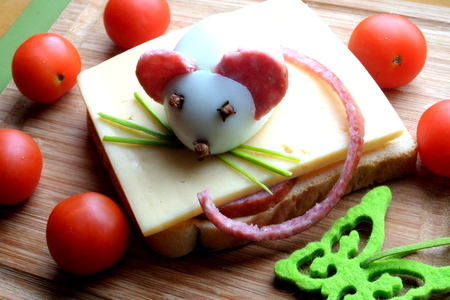 Бутерброд на завтрак "мышка на сыре": шаг 10
