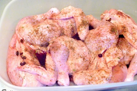 Цыплята в красном вине с изюмом и орешками: шаг 4