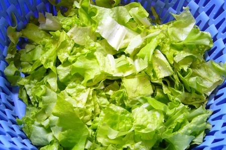Салат с зеленой гречкой и копченой семгой: шаг 2