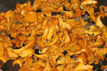 Тортеллини с лесными грибами в сливочном соусе.: шаг 4