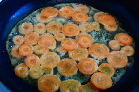 Суп пюре из овощей с сыром и приправой карри и манго.: шаг 2