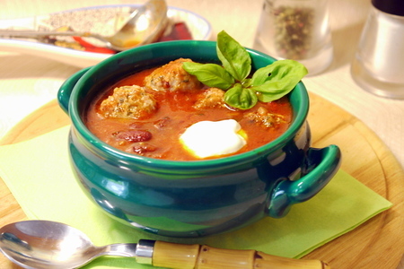 Средиземноморский томатный супчик с фасолью и фрикадельками: шаг 7