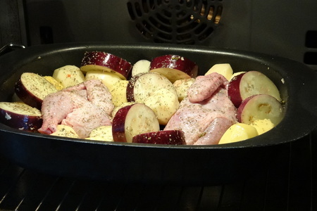 Цыпленок-корнишон, томленный в духовке с картофелем и баклажаном: шаг 3